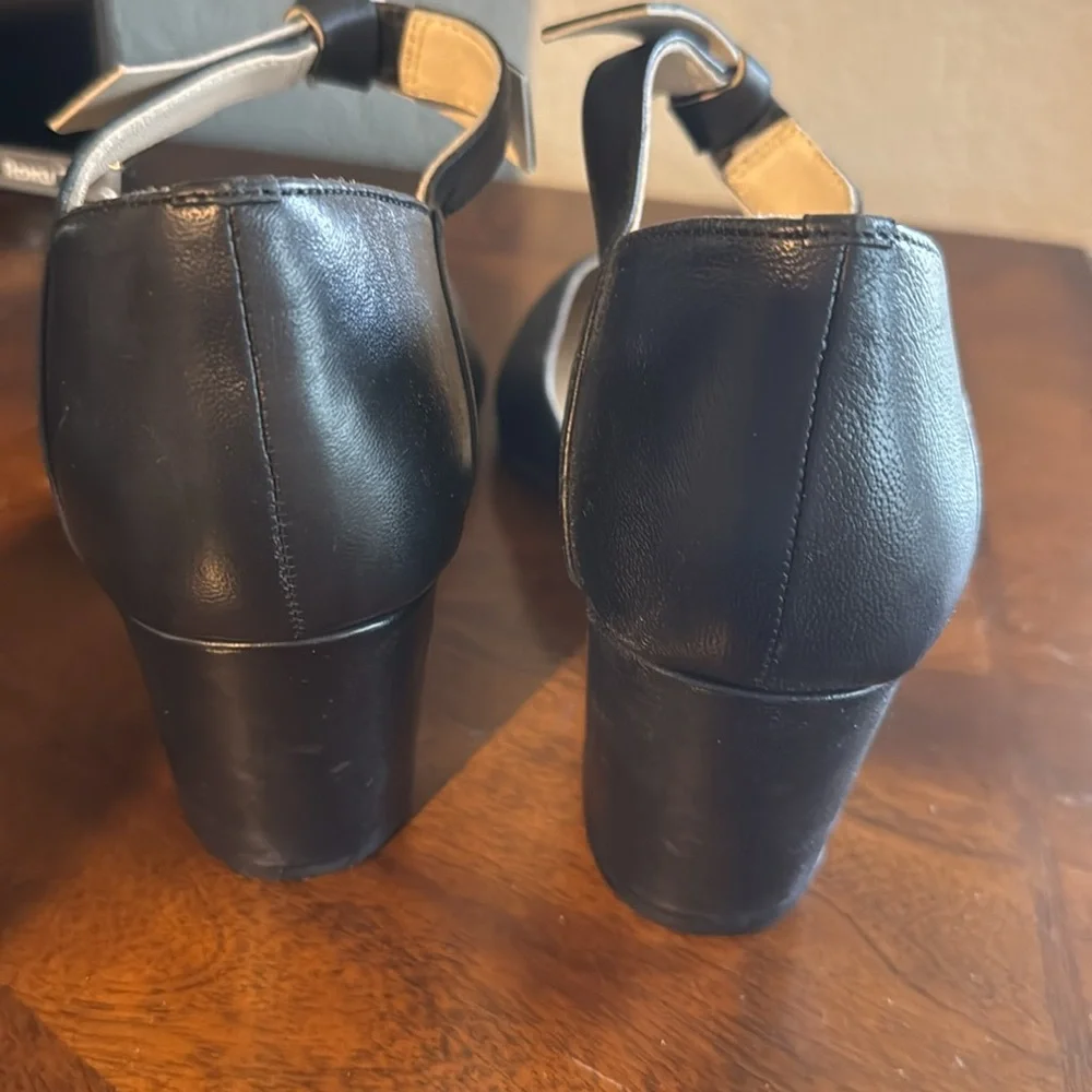 Journee Signature Womens Black leather   Strappy Leather Pumps Shoes NWT 8.5 - Picture 3 of 7